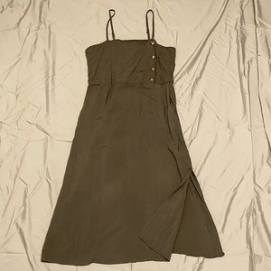 Mid calf dress with slit on the side!